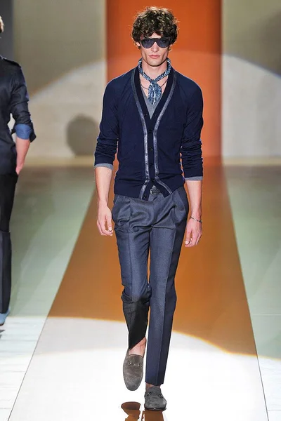 Look 4